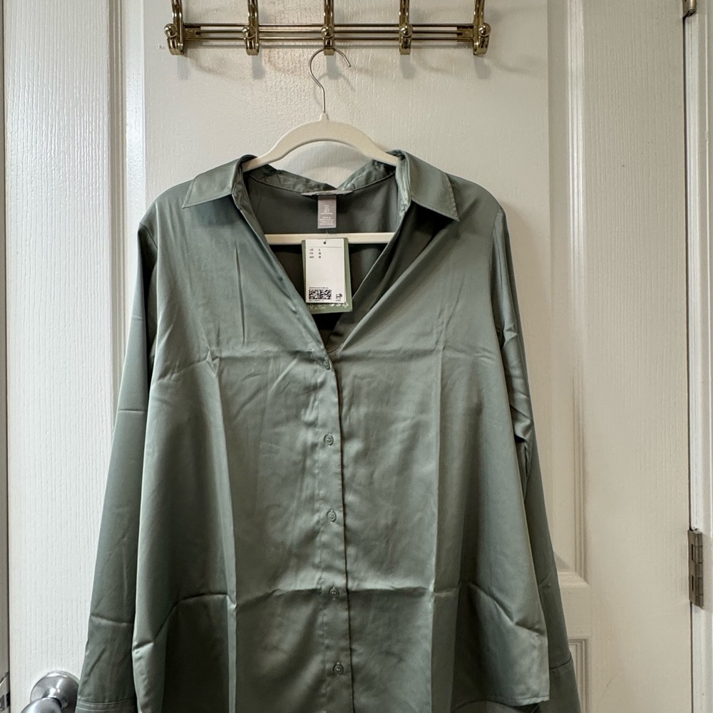 H&M Green Button Down Shirt